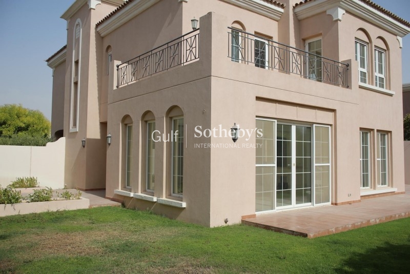 Panoramic Views 2 Br 48 Burj Gate Tower 