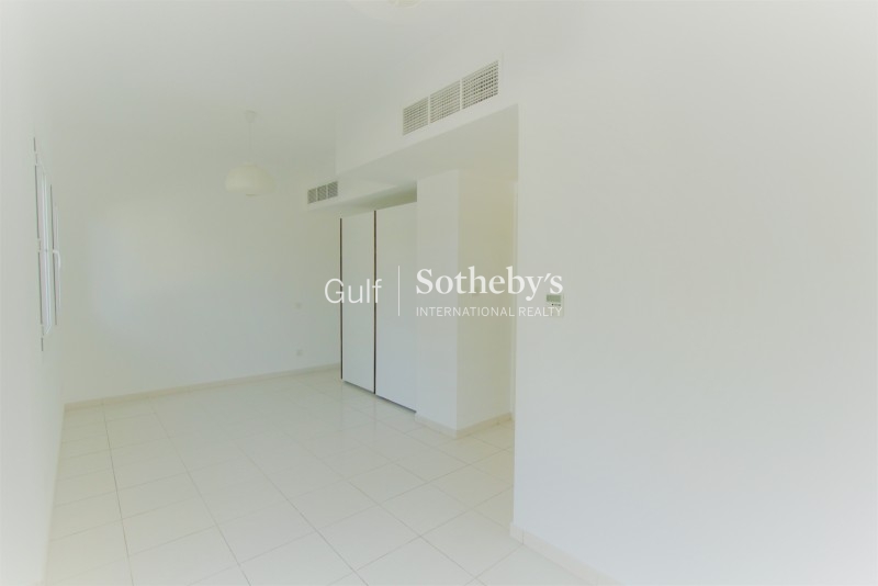 3 Br Plus M Vacant On Sea Side Shoreline, Palm Jumeirah Er R 13501