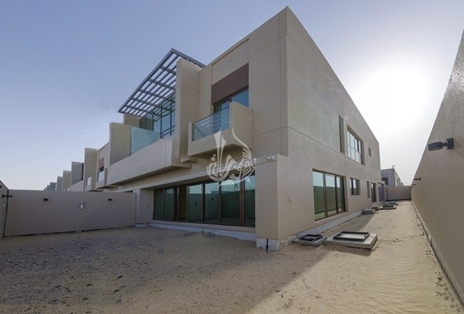 Best Priced 4 BR Townhouse in Grand Views MBR City