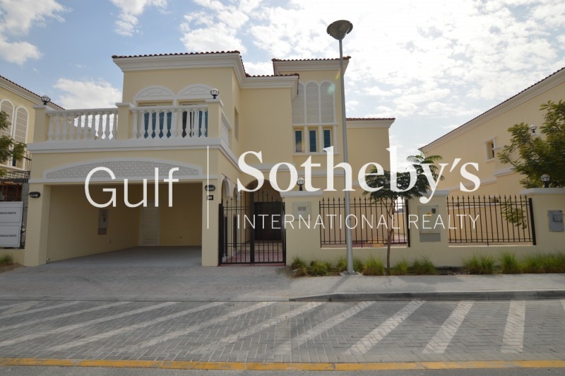 Extended Five Bed Villa On A Large Plot