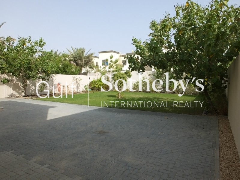  Furnished Upgraded Villa On A Huge Plot