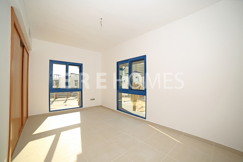 Tip Of The Frond Immaculately Kept Garden Home Villa-Grand Foyer-Palm Jumeirah (Er-S-2402)