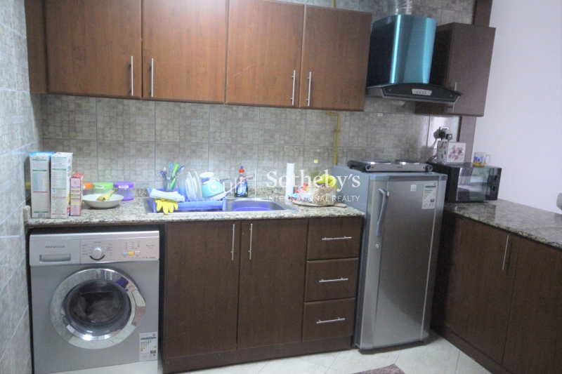 Fountain View, Large, Bright 1 Bedroom, Lake View, 1.5 Bathroom Er R 12378