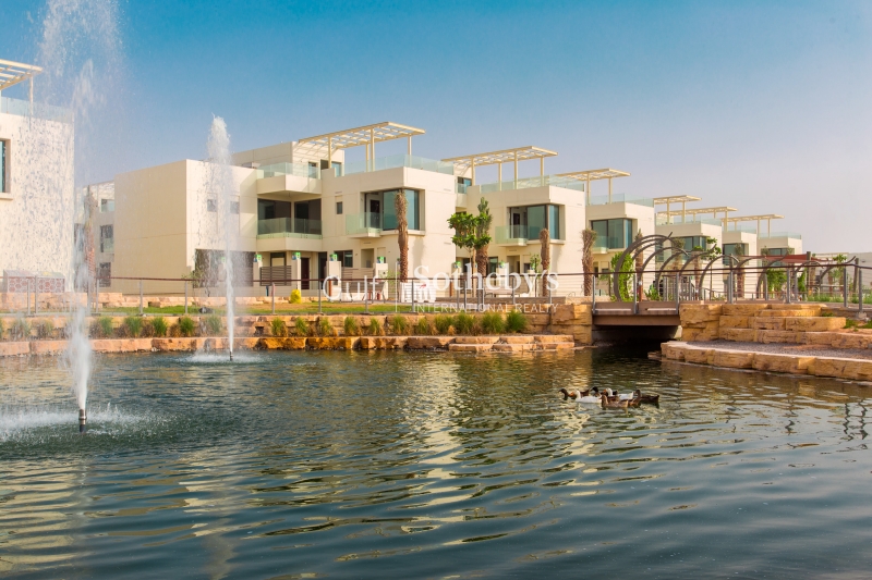 Modern Contemporary 4 Bed Family Home 