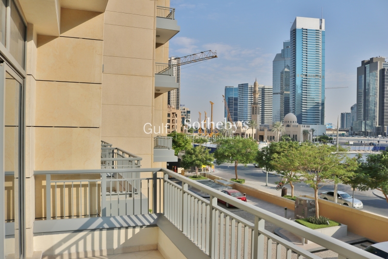 Excellent 1br Value-Claren-Downtown