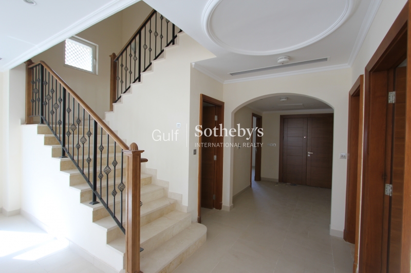 4 Bedroom Villa In Jumeirah Park-For Rent 