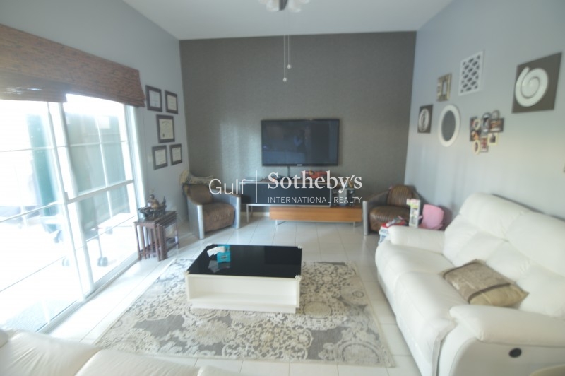 Vacant-6br Gallery View Signature Villa