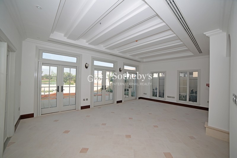 Exclusive Incredible Lake And Golf Course Views From This Luxury Turnberry Villa