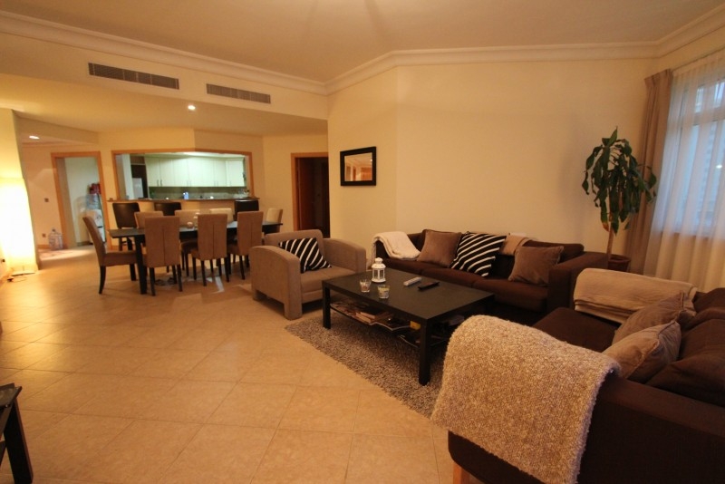 Pool Level Double Balcony 2 Bed Apartment 