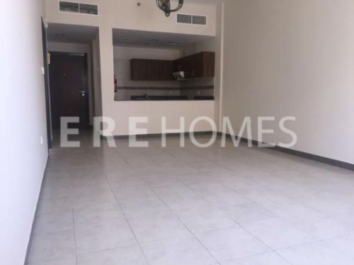 Exclusive Vacant, Family Villa In Emirates Hills Er S 8156