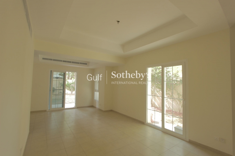 Excellent Condition 3 Bedroom Villa With Private Pool. Er R 11489
