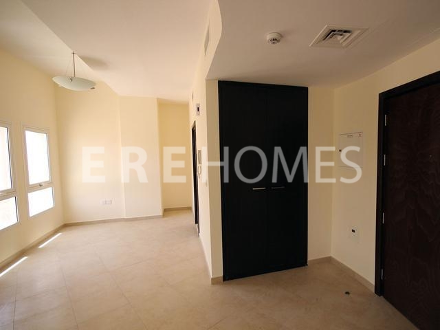 1 Bed in Al Thamam. Best Location in Inner Circle next to Poool