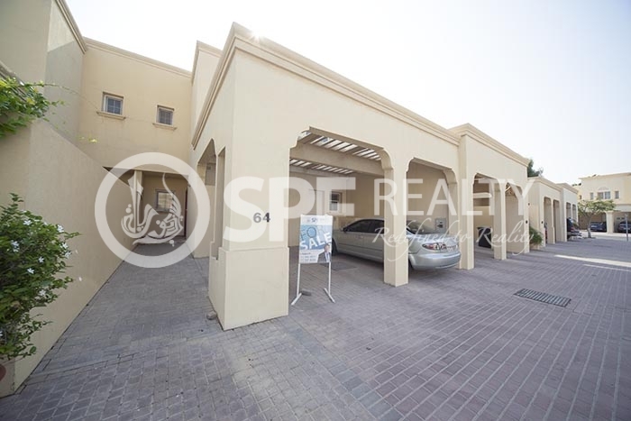 Well Maintained Single Row Private Villa In Springs