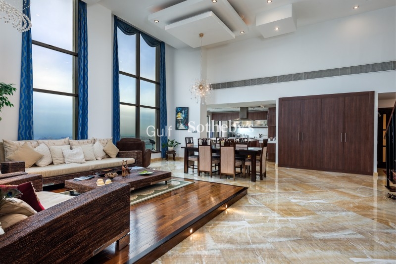 Half Floor Home With Panoramic Sea View