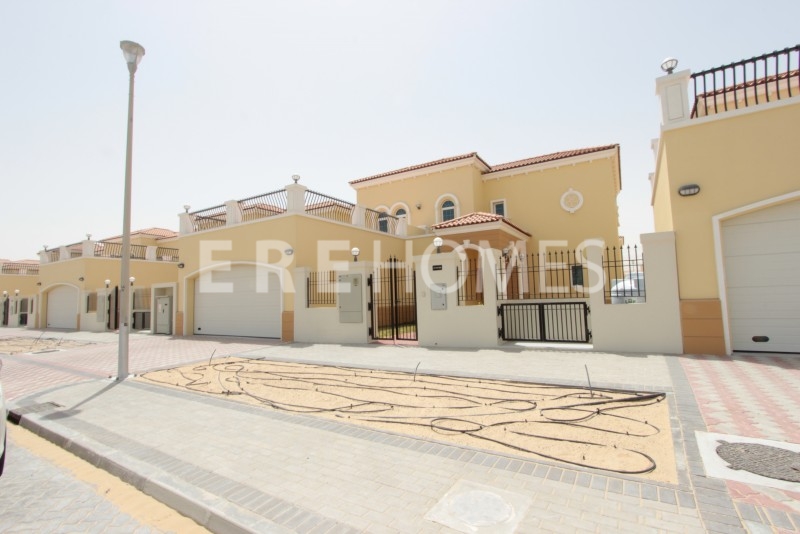 Fully Landscaped Away From Cables Four Bedroom Villa With Maids Er R 13462