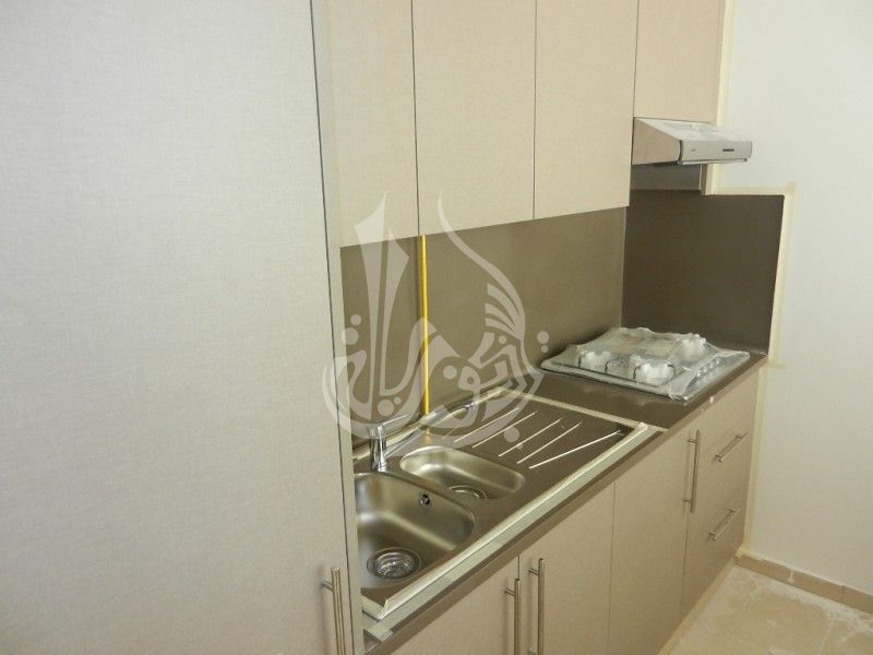 Original Six Upgraded With Wooden Floors, Er R 16567