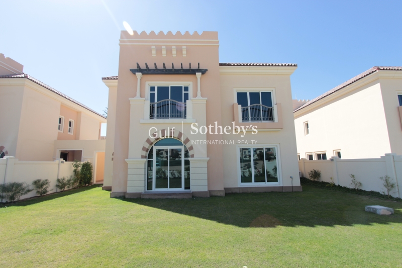 Spacious 1 Bedroom Next To Community Pool Er R 12105