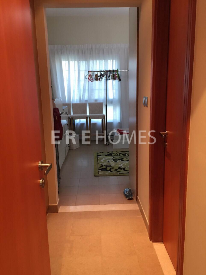Hot Deal Garden Home Vacant 