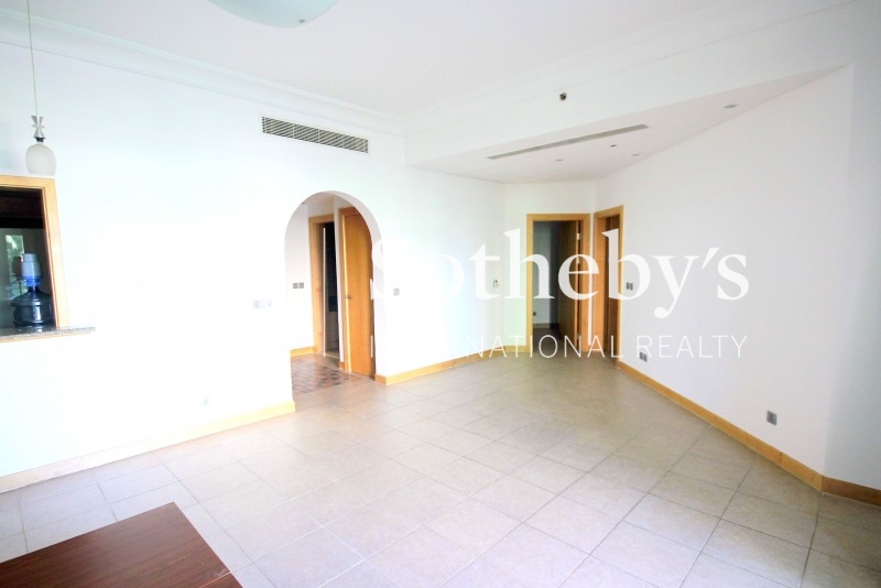 Great Location, Lake View 2 E Type Available 1 July Er R 12853