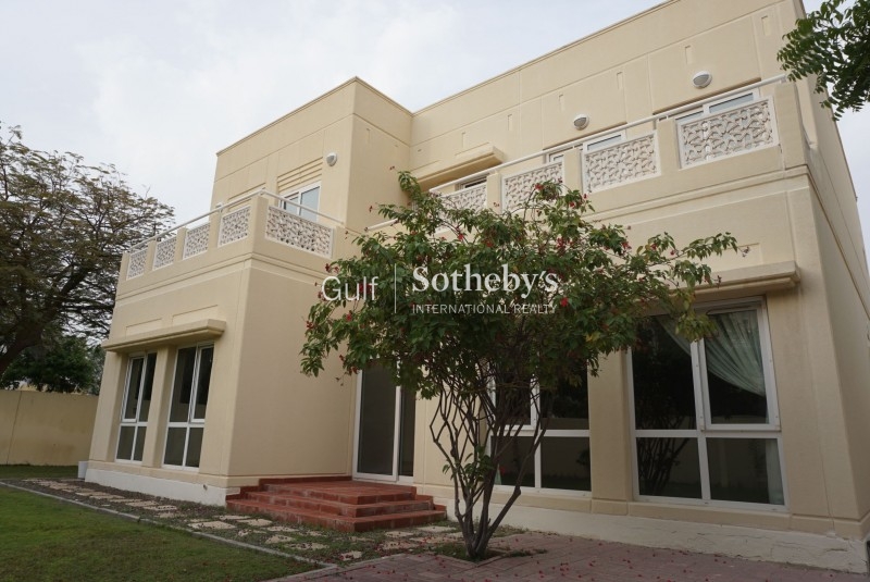 New To The Market-Meadows 1-5br Villa