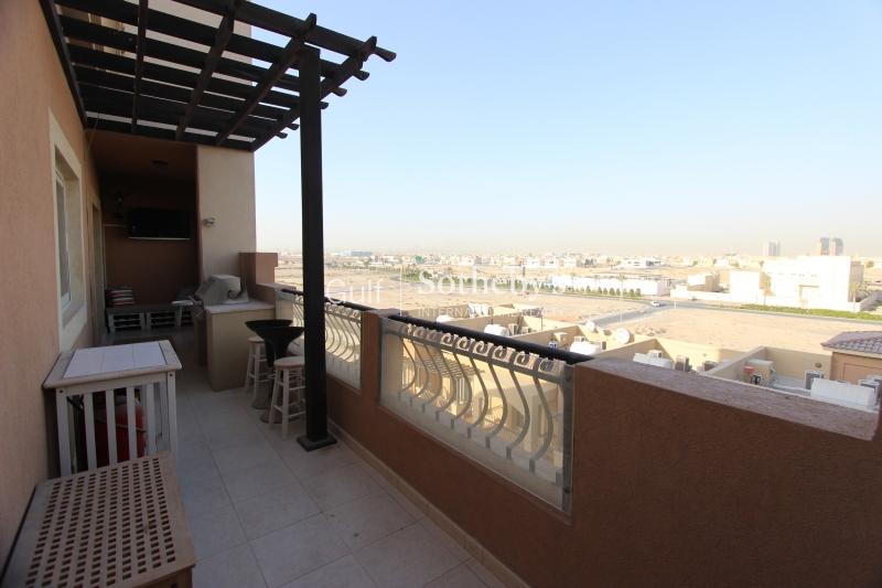 Two Double Bedroom Top Floor Apartment