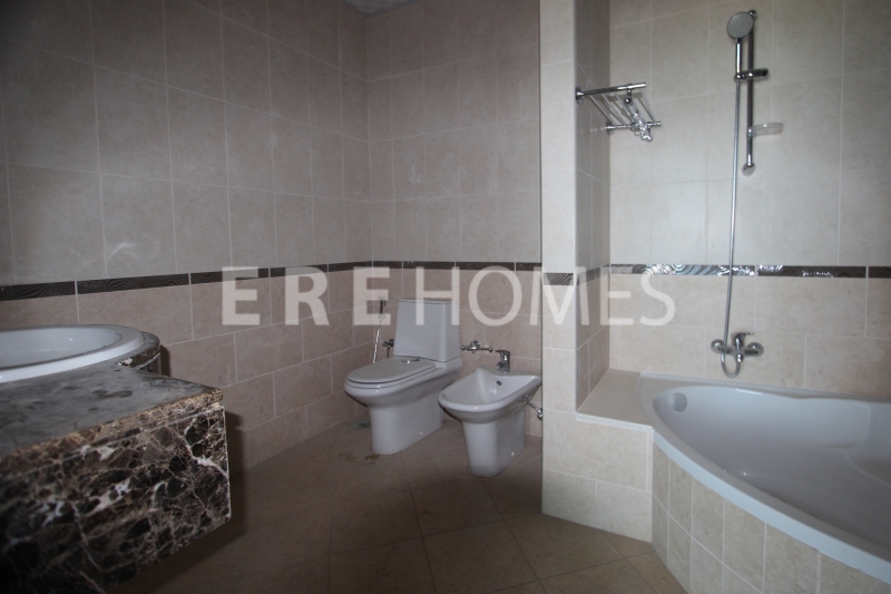 Penthouse Level Marina Residence Two Bedroom Plus Maids-Full Marina Views. Er R 11963