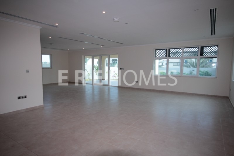 June 1st 3 Bedroom Regional Large Er R 12712