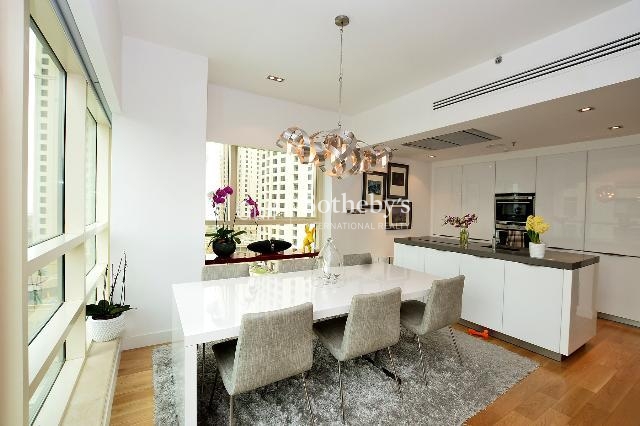 Upgraded Duplex Apartment-Marina Quay