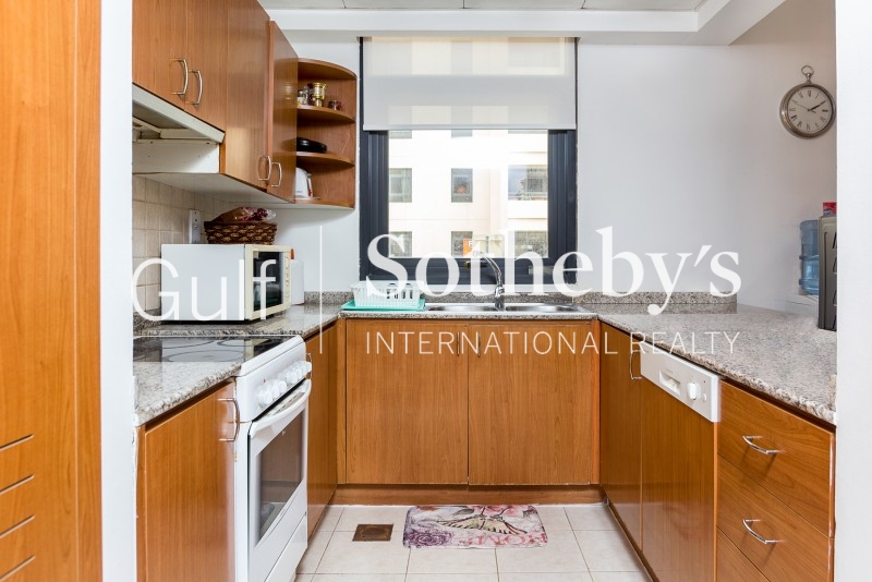 Aed 340,000 Stunning 5 Bed Villa Available Now. Meadows 2 Location.