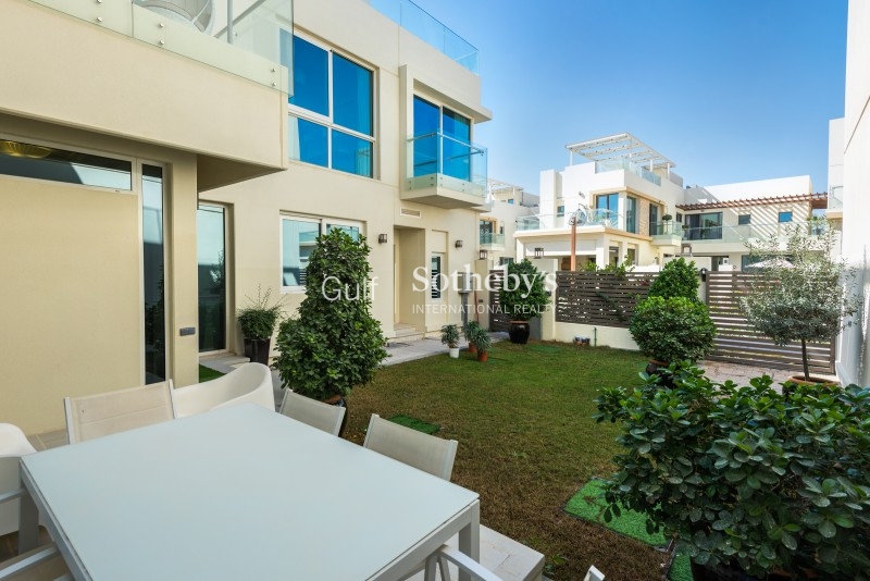 Type 2 Villa Located Next To Pool And Park