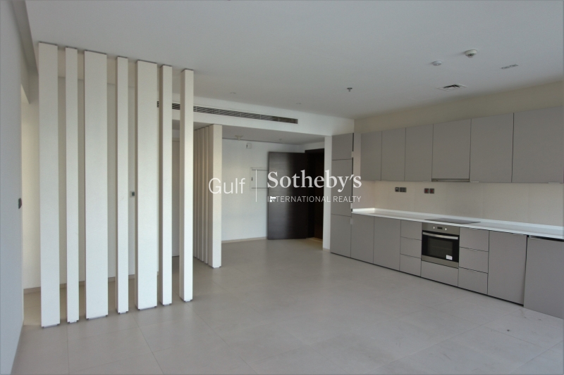 Fabulous 2 Bed At Prestigious Tower