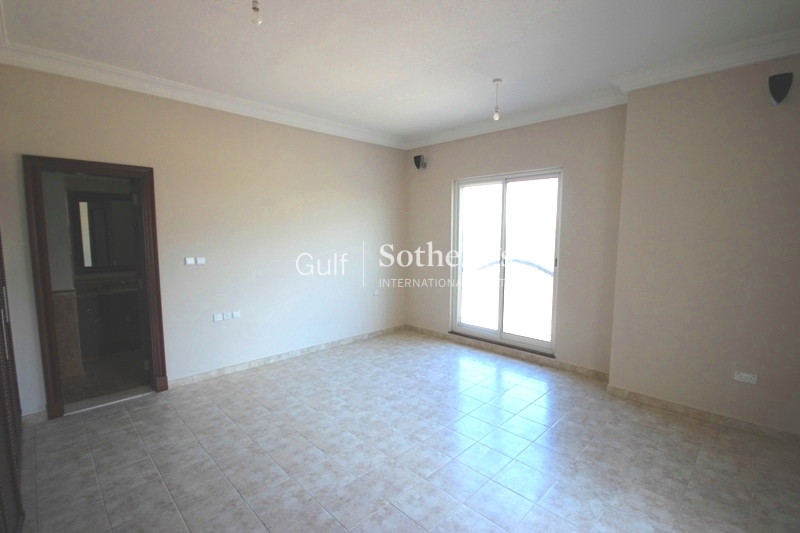 Great Value 2 Bed-Shams 1, Jbr Er S 5360