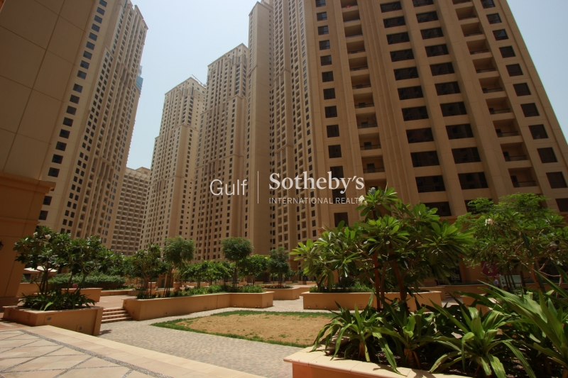 Low Floor, Modern, Perfect Condition 1 Bedroom In The Lofts Er R 8668