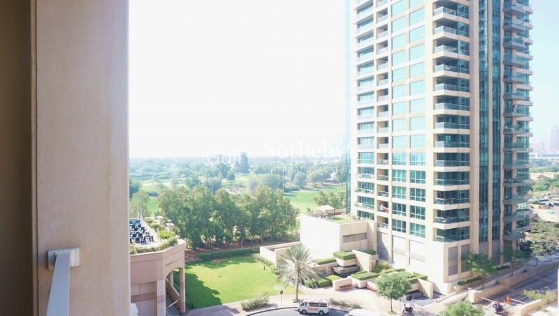 Bright 2 Bedroom Lake Facing In Tanaro