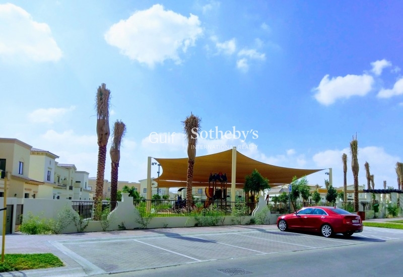 Spacious 2 Bed Stunning Views, Marina Sail