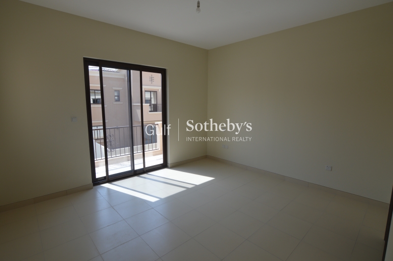 2e 4 Bed Plus Maid Excellent Condition 