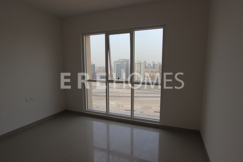 Alvorada B2, 4 Beds Plus Maids Room, Upgraded, Opposite Pool And Park, Pristine Condition, Available Now, 6.3 Million Er-S-6211