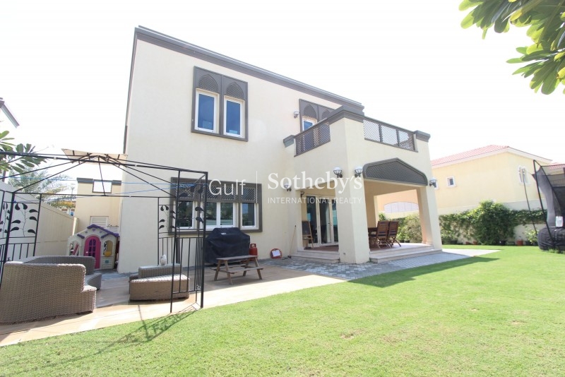 Immaculate 3 Bed Large With Private Plot