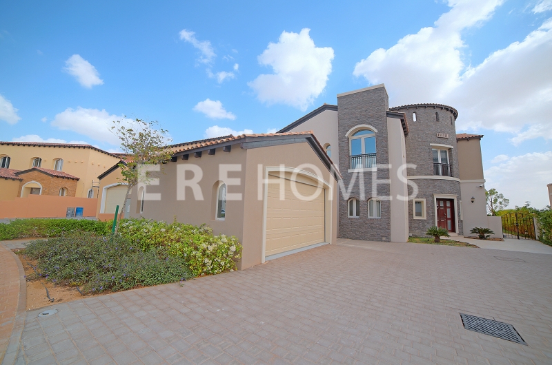 Serena Style, 5 Bed, Sienna Lakes, Jumeirah Golf Estates Er R 14387