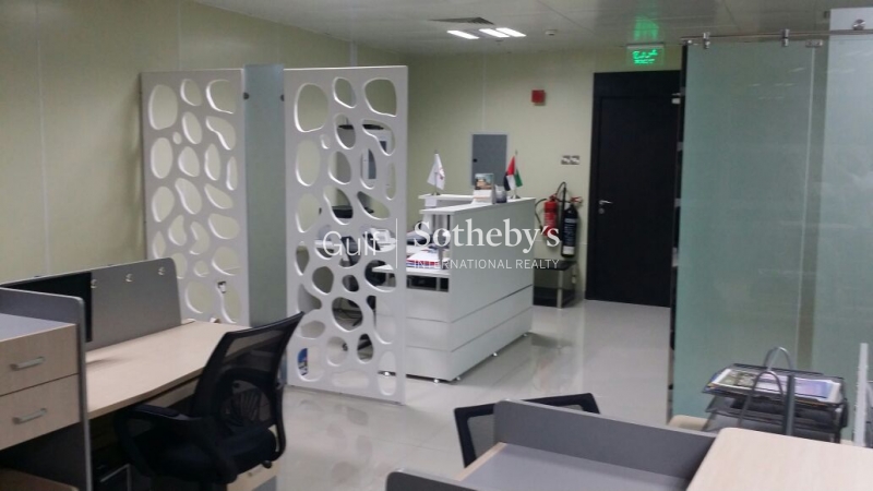 Fitted Office W Partitions Silver Tower