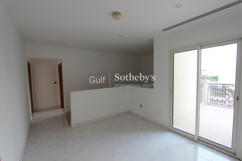 Immaculate Family Villa With Private Pool