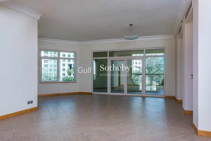 Vacant 3 Bedroom On A Left Side Shoreline