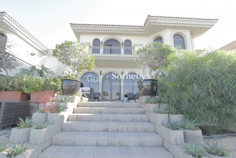 Fully Furnished Atrium Entry Garden Home