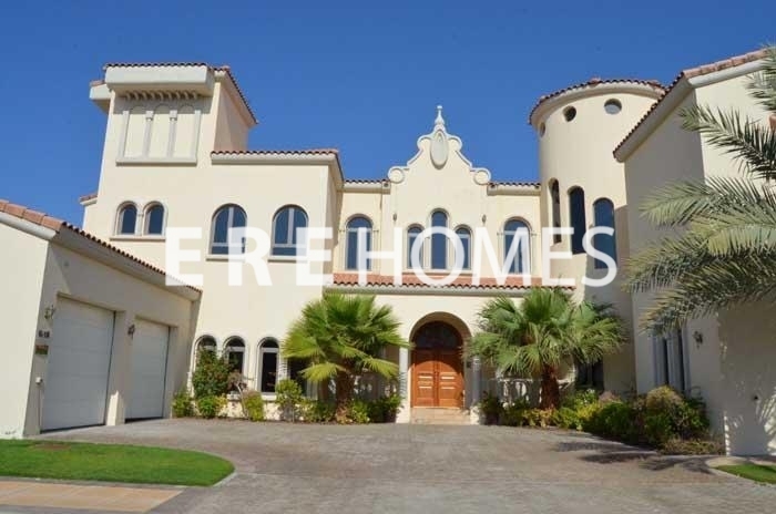 Vacant Tip Of Frond Gallery View Signature Villa Er S 7582