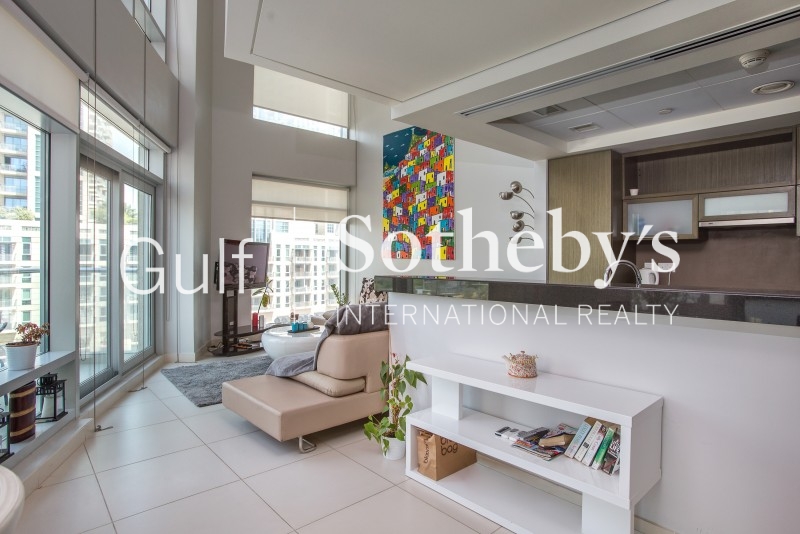 Unique Designer Loft With 360 Marina View