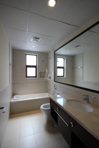 4 Beds Apartment For Sale In Montrose