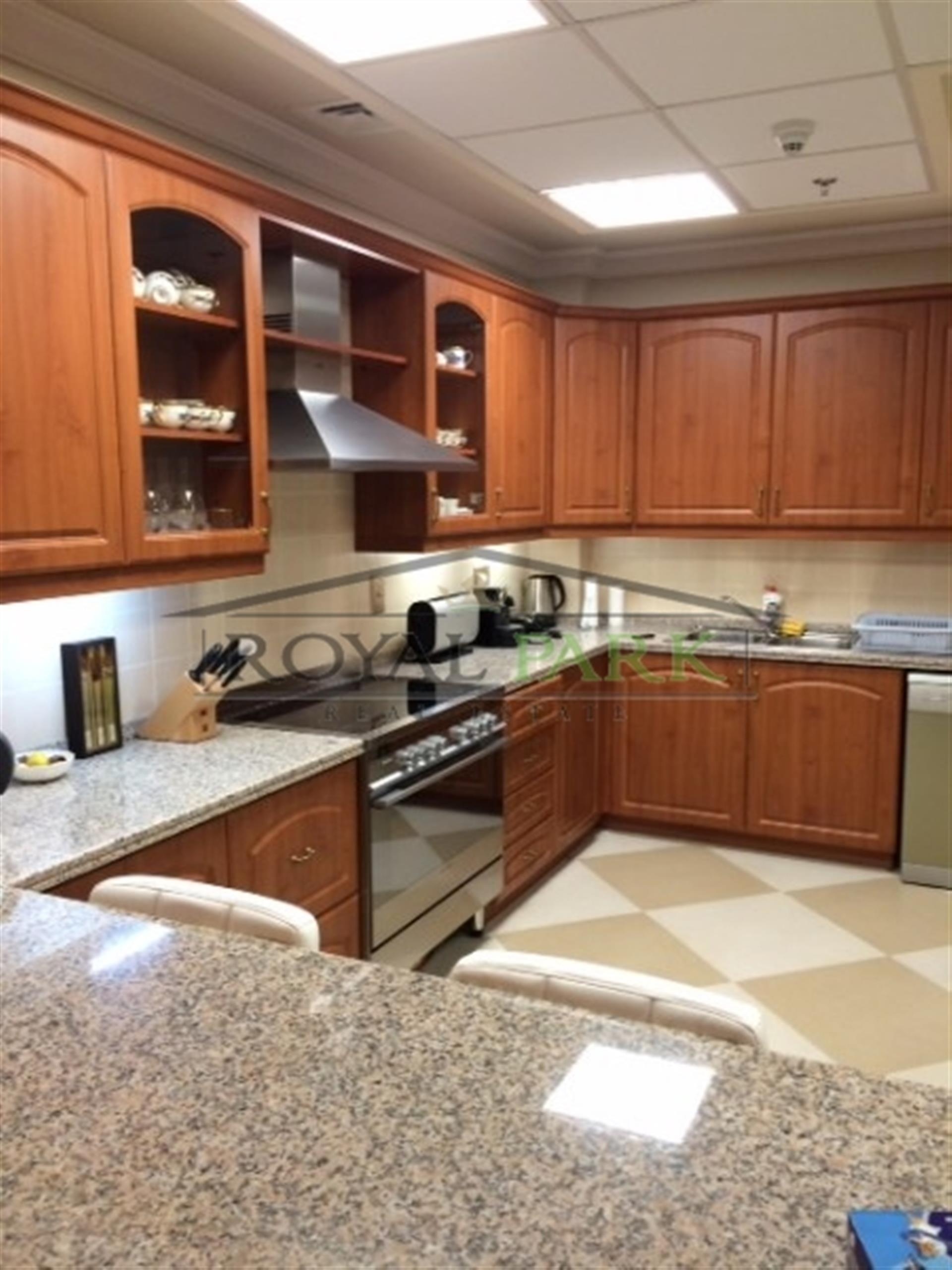 Luxury 3 Br Apartment In Kempinski With Full Sea View 