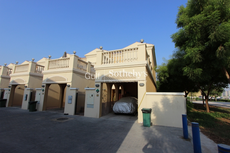 Vacant Now Unlandscaped 5 Bed Legacy Great Location Dark Wood Jumeriah Park Er R 10240
