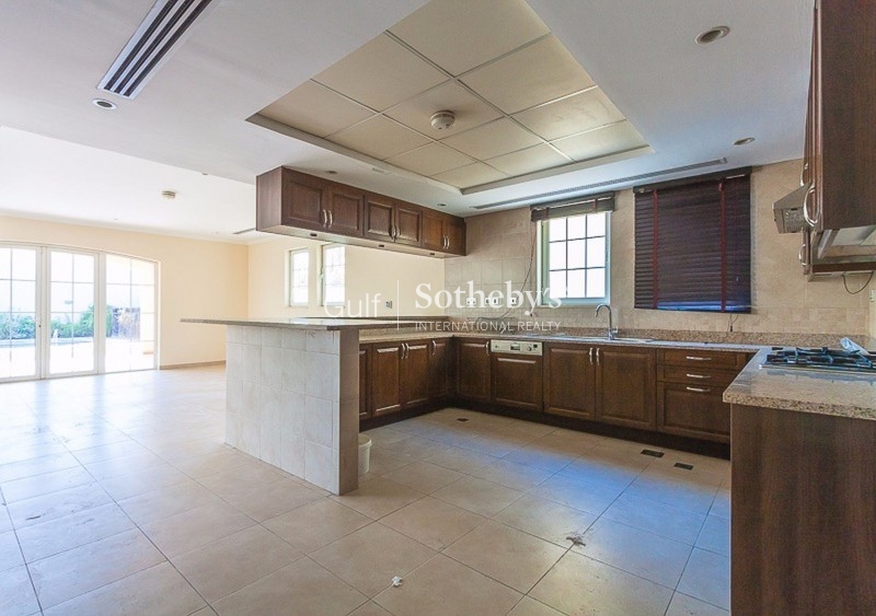 Brand New Fully Landscaped 5 Bedroom Villa With Jlt Marina Skyline View Er R 14327