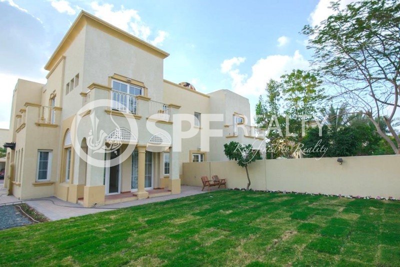 Mesmerizing Lake And Fountain Views Immaculate Home
